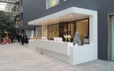 Fugenlose Empfangsmöbel für eine Orthopädie-Klinik in Zürich